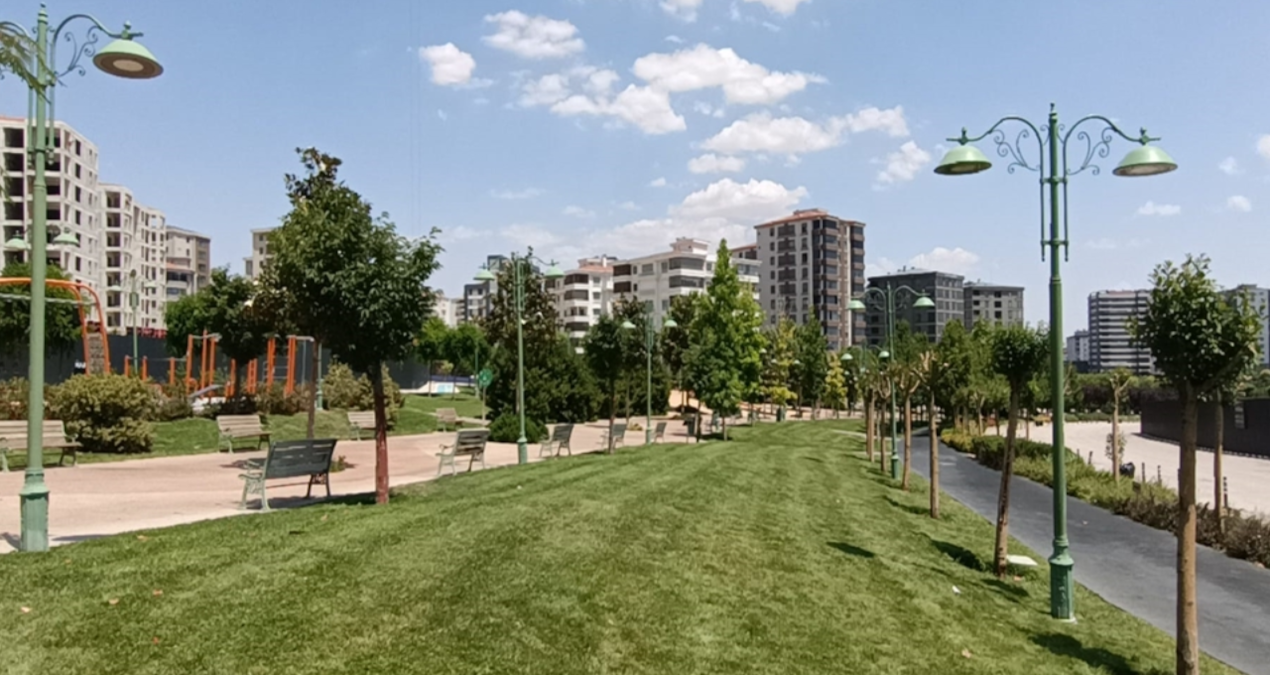Parkta bıçaklanan lise öğrencisi ağır yaralandı